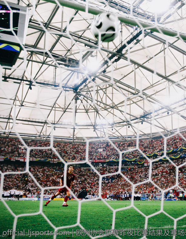欧洲协会联赛昨夜比赛结果及赛场表现精彩总结